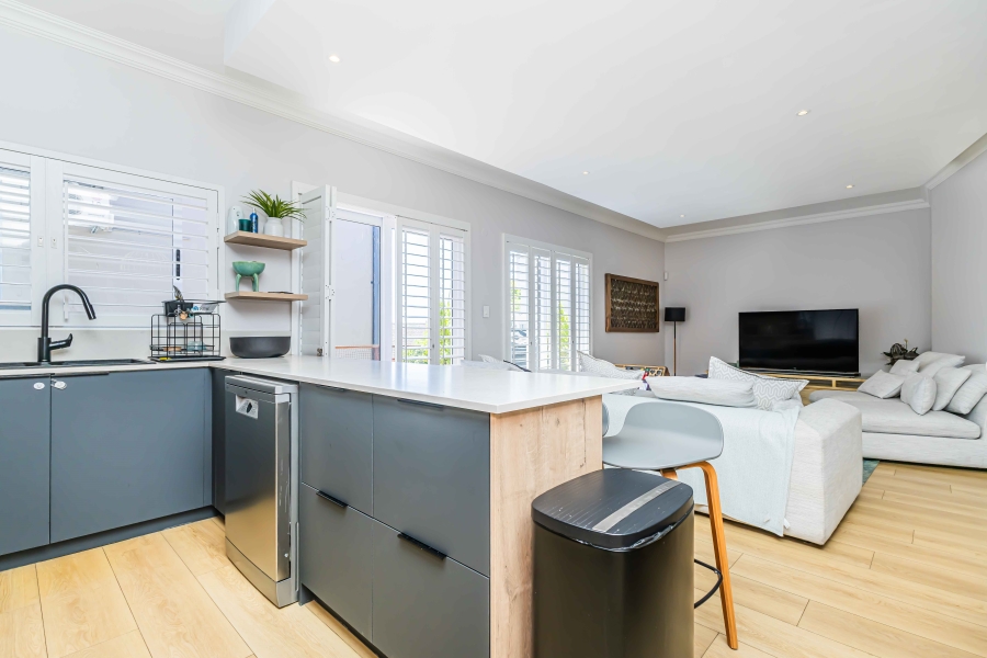 4 Bedroom Property for Sale in Sea Point Western Cape